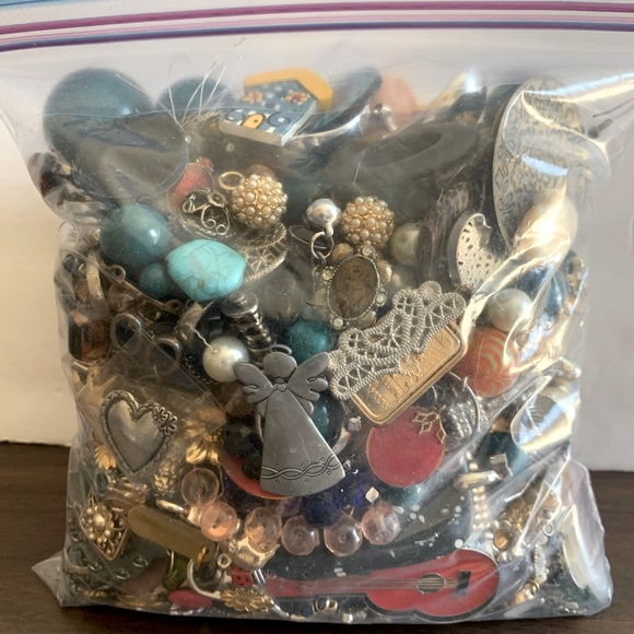 Mystery Scrap Jewelry Jar Pendants Charms And Single Earrings - Picture 1 of 2